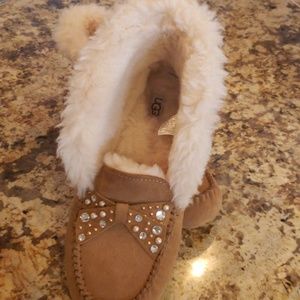 Ugg Chestnut Cuff Bow Slippers